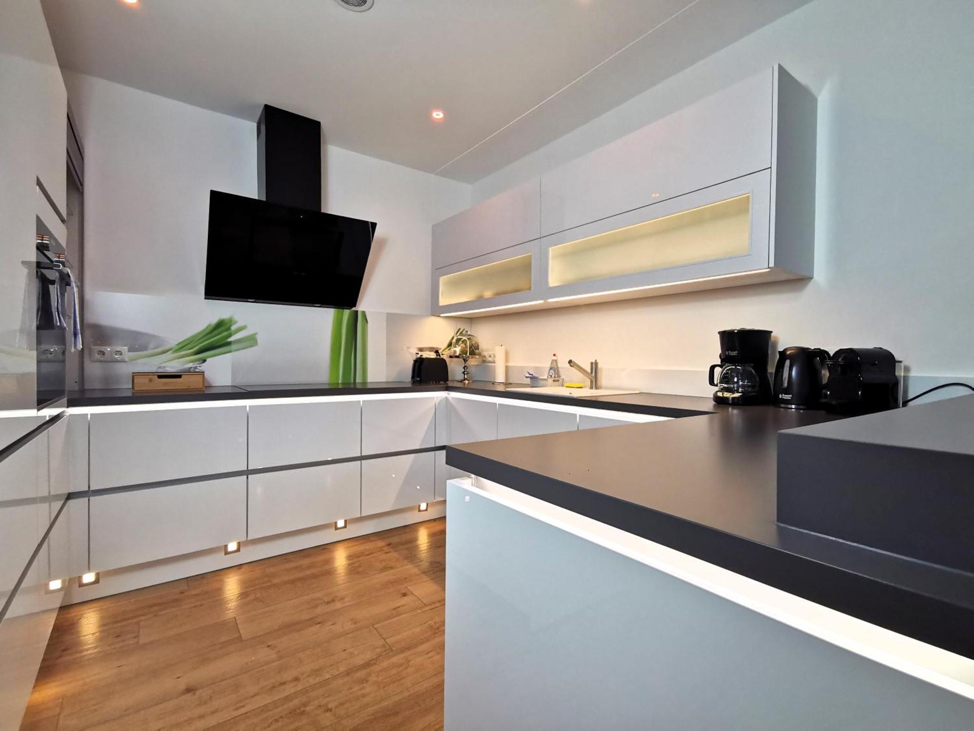 Bohnapartments Luxury Villa Berlin - 210Qm - Wintergarten - Kamin - 4 Kostenlose Parkplaetze - 6 Schlafzimmer - Neubau - Luxusausstattung Биркенвердер Экстерьер фото