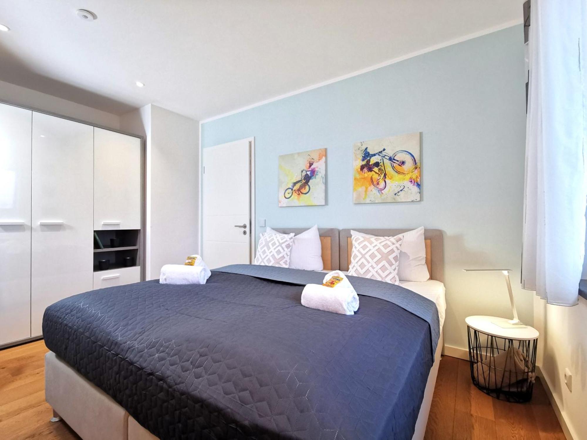 Bohnapartments Luxury Villa Berlin - 210Qm - Wintergarten - Kamin - 4 Kostenlose Parkplaetze - 6 Schlafzimmer - Neubau - Luxusausstattung Биркенвердер Экстерьер фото