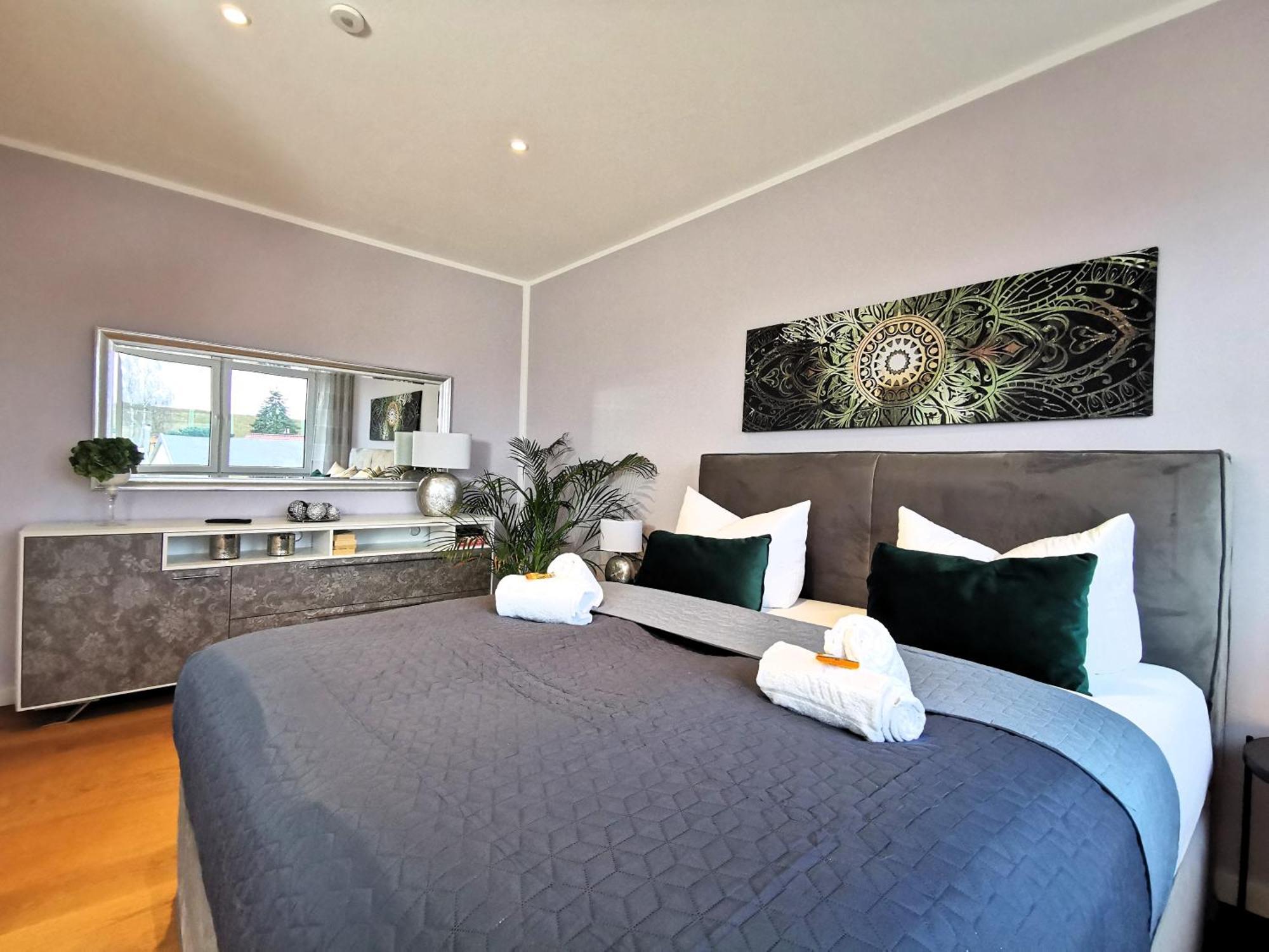 Bohnapartments Luxury Villa Berlin - 210Qm - Wintergarten - Kamin - 4 Kostenlose Parkplaetze - 6 Schlafzimmer - Neubau - Luxusausstattung Биркенвердер Экстерьер фото